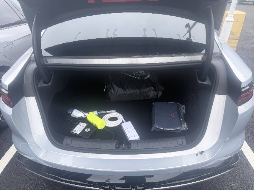 BYD HanL 2025 car image #6