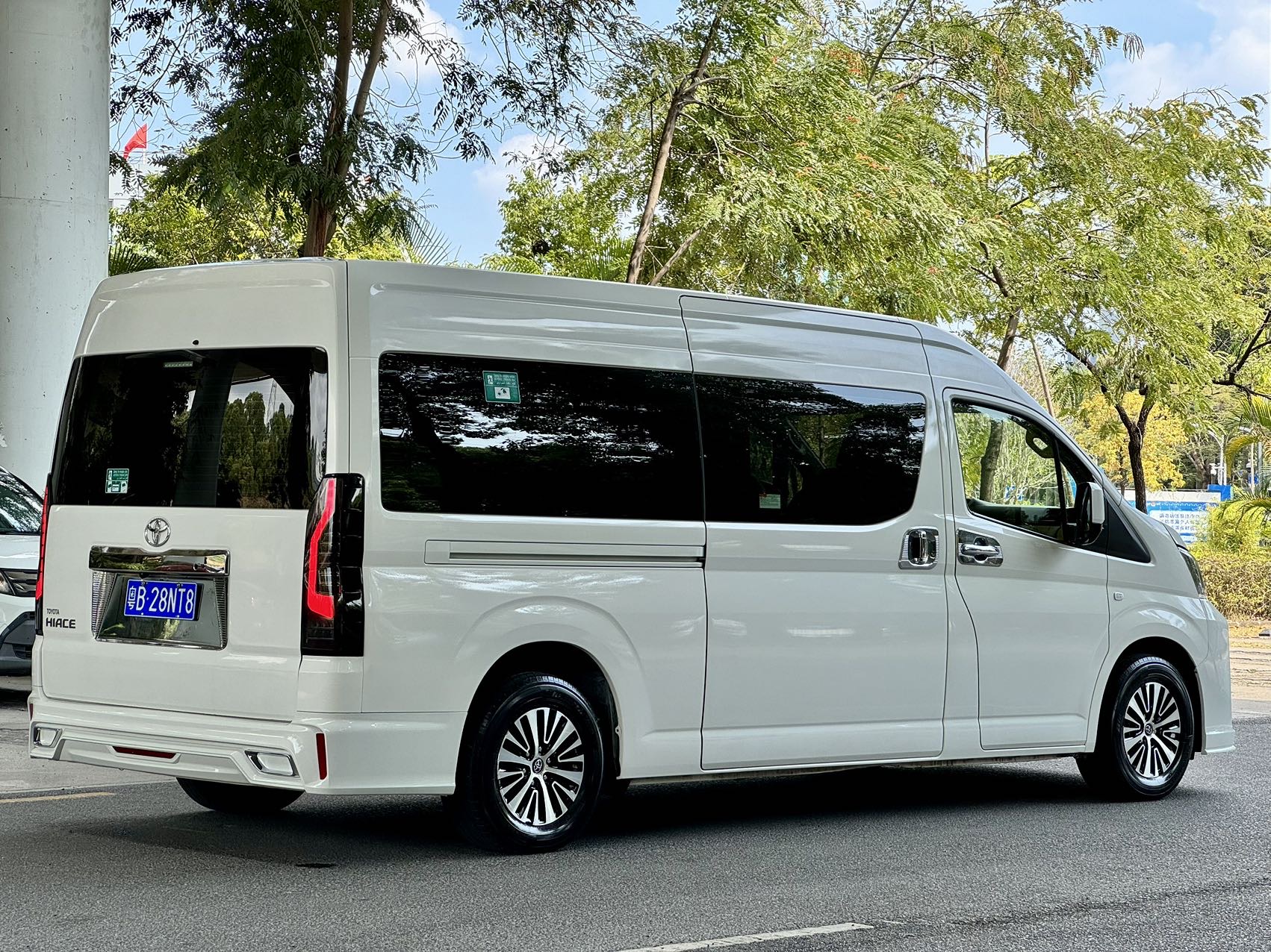Toyota Hiace 2022 #11 Toyota Hiace 2022 car image #11