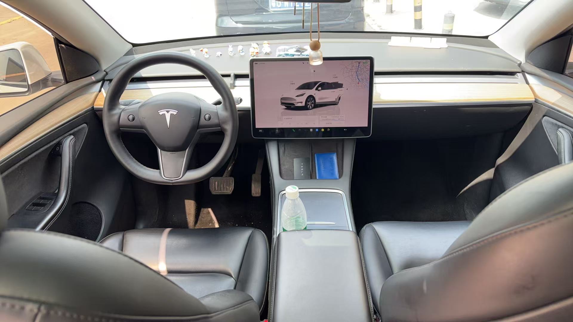 Tesla Model Y 2023 #2 Tesla Model Y 2023 car image #2