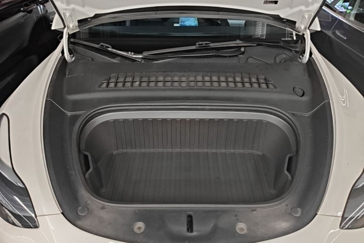 Tesla Model Y 2023 #20 Tesla Model Y 2023 car image #20