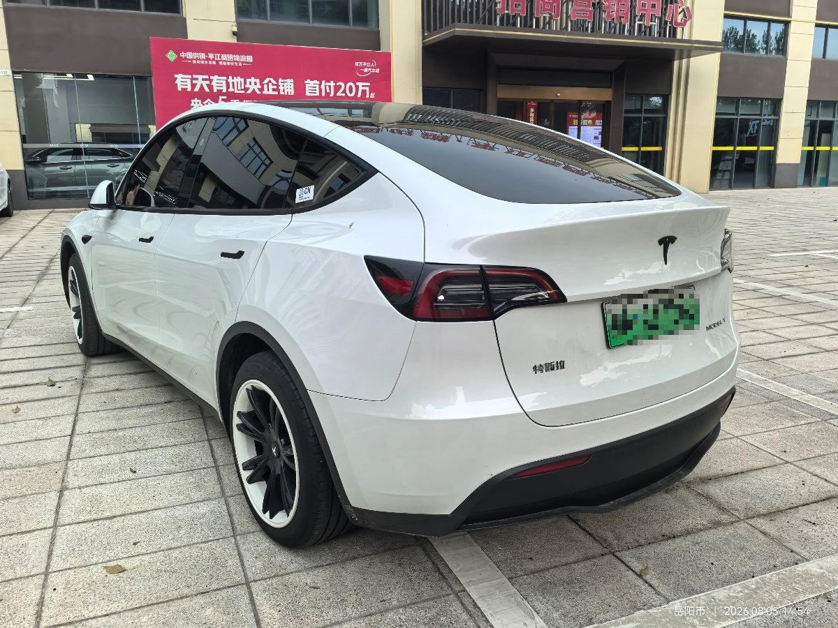 Tesla Model Y 2024 car image #4