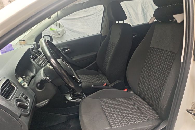 Volkswagen Polo 2017 car image #15