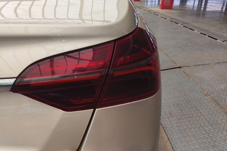 GEELY Emgrand 2020 #8 GEELY Emgrand 2020 car image #8