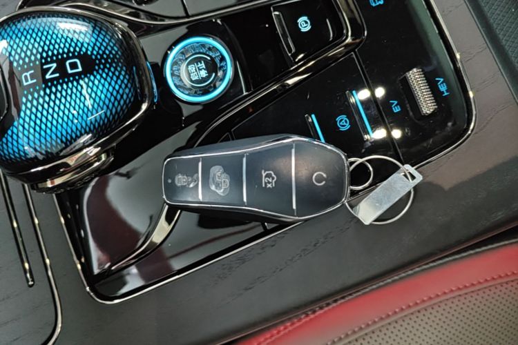 BYD Han 2025 car image #9