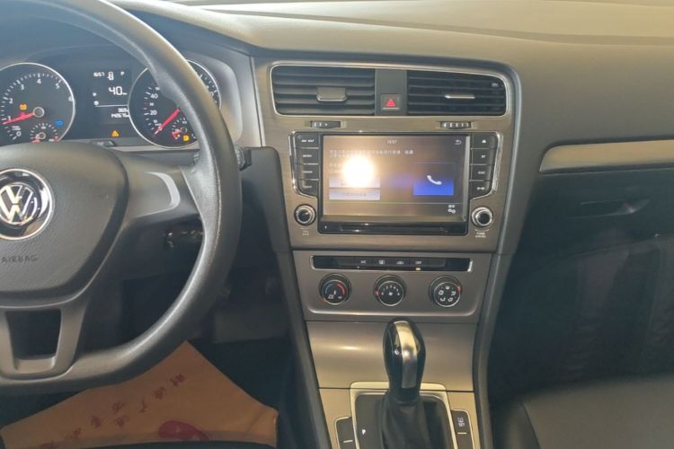 Volkswagen Golf 2016 car image #13