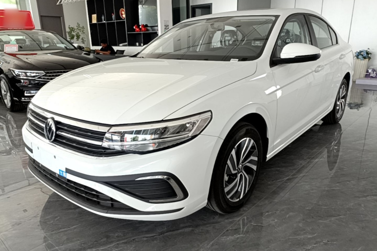 Volkswagen Bora 2026 car image #2