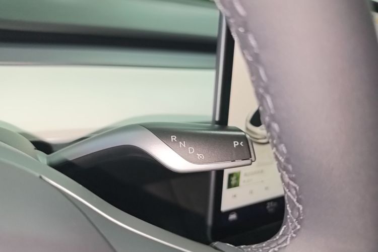 Tesla Model 3 2022 car image #14