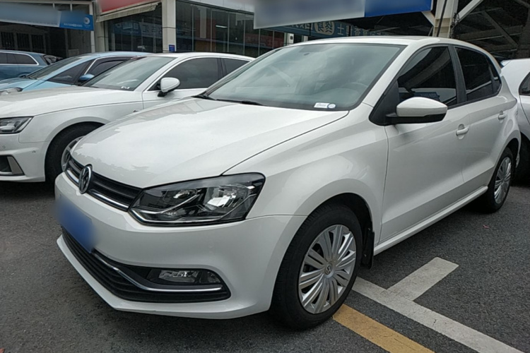 Volkswagen Polo 2016 car image #2