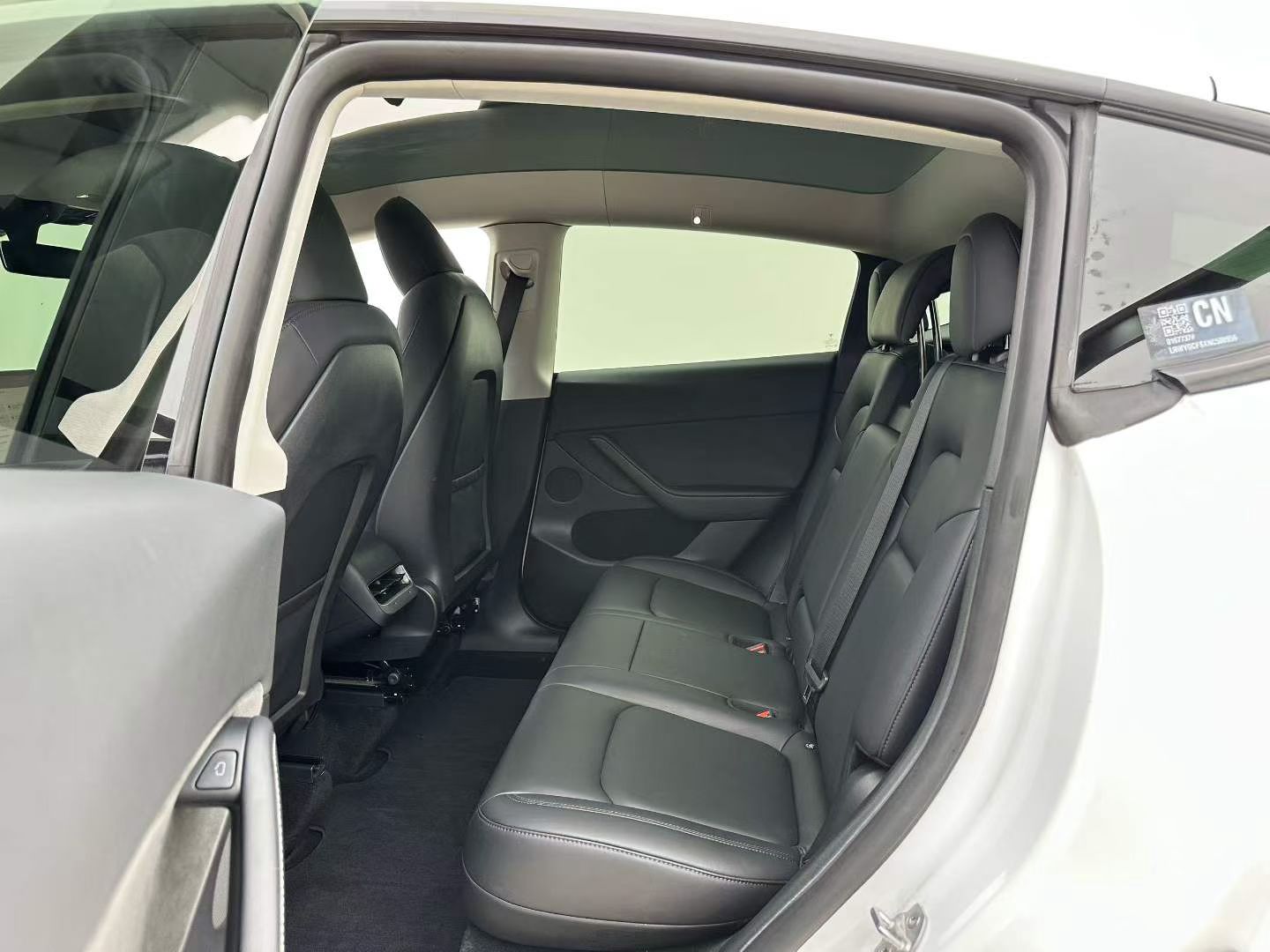 Tesla Model Y 2022 car image #7