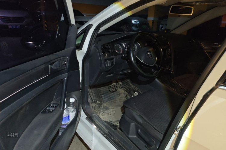 Volkswagen Golf 2017 car image #18