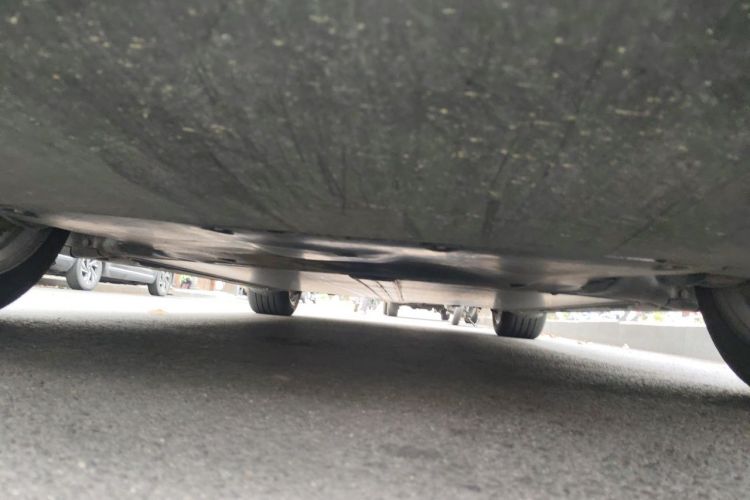 Tesla Model Y 2022 car image #25