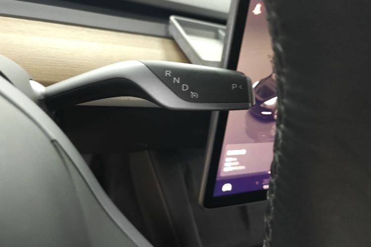 Tesla Model Y 2022 #14 Tesla Model Y 2022 car image #14