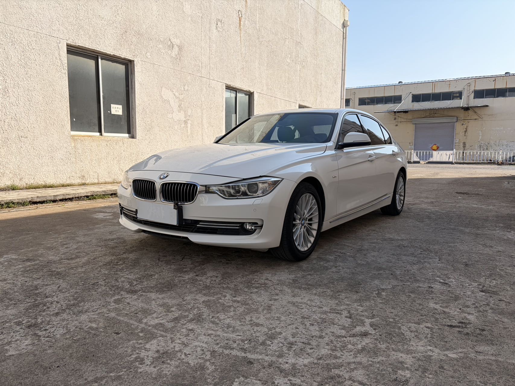 BMW 3 Series 2012 car image 