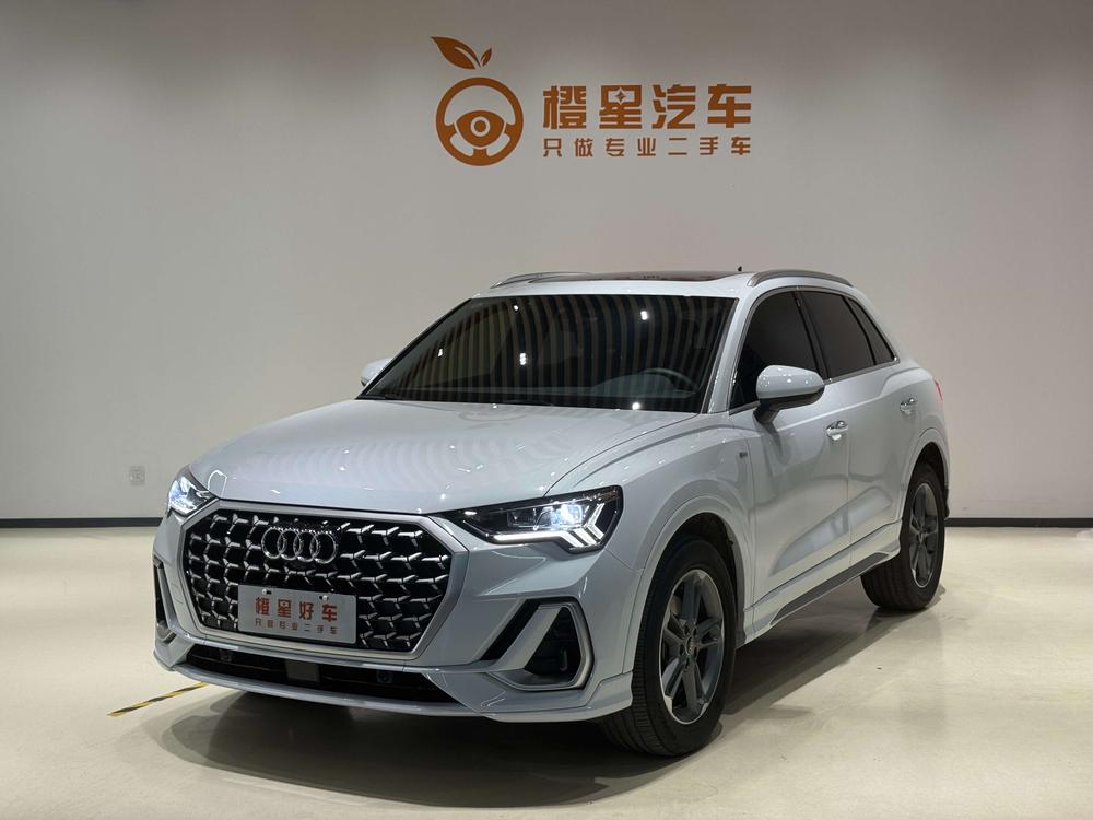 Audi Q3 2024 صورة سيارة 
