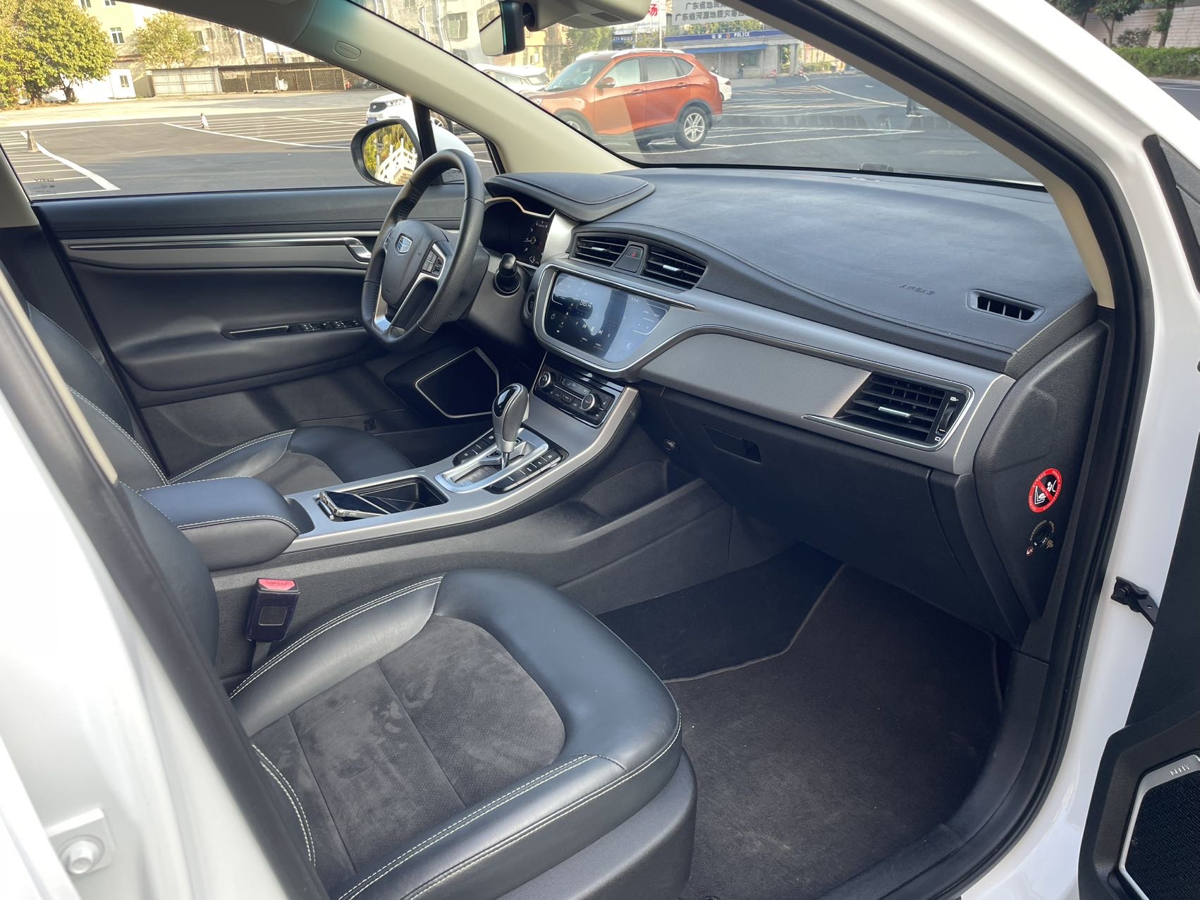 GEELY Emgrand GS 2018 car image #12