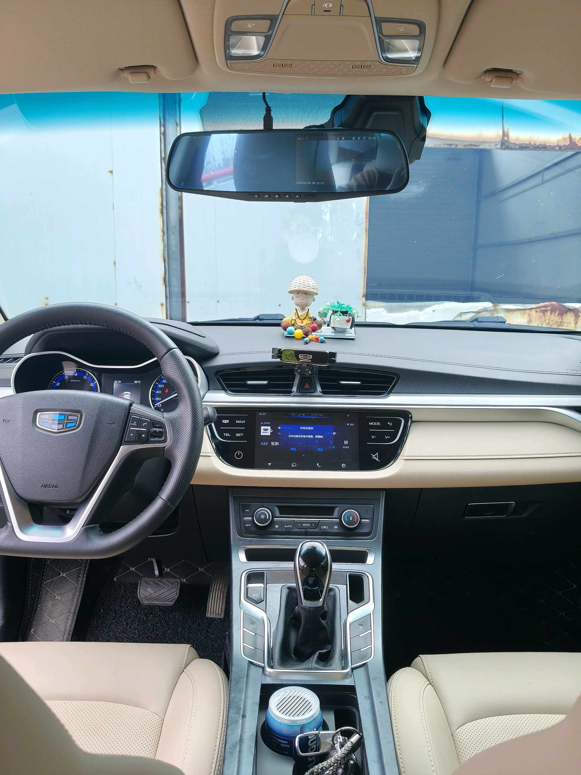 GEELY Emgrand 2019 صورة سيارة #9