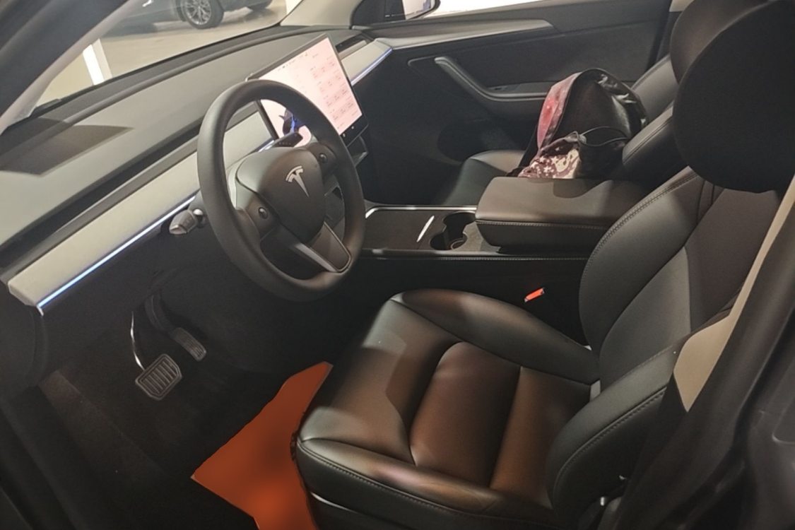 Tesla Model Y 2024 #12 Tesla Model Y 2024 car image #12