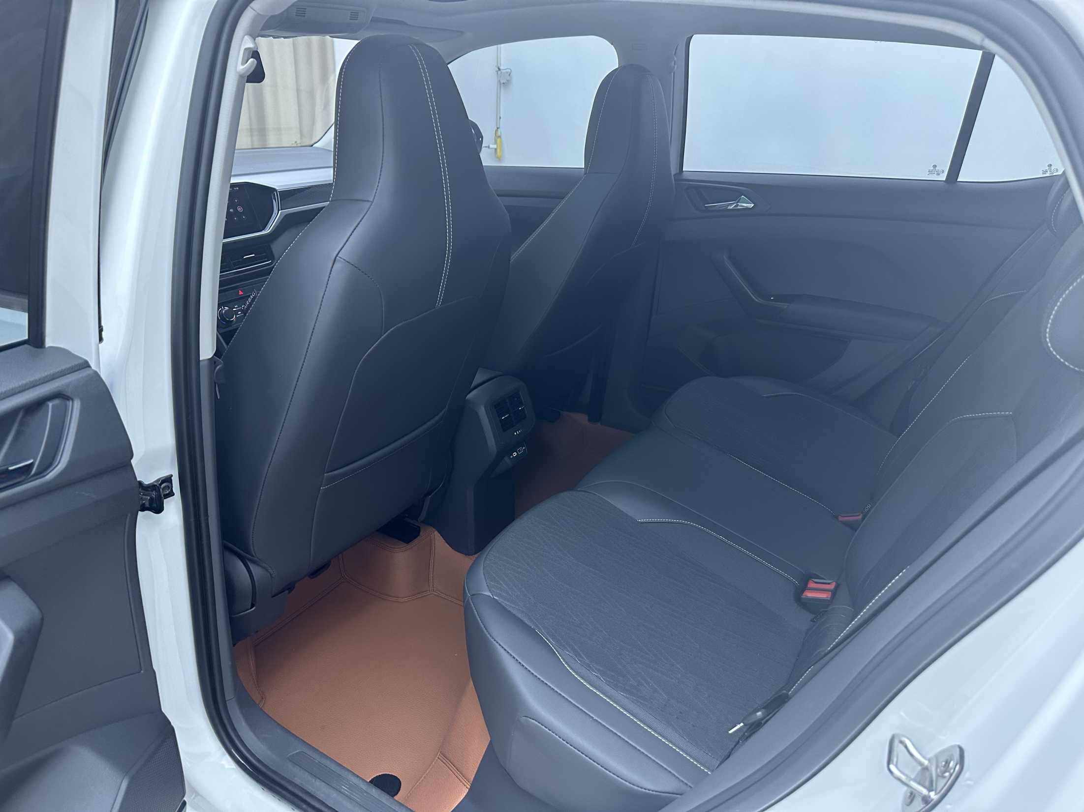 Volkswagen T-Cross 2022 #8 Volkswagen T-Cross 2022 صورة سيارة #8