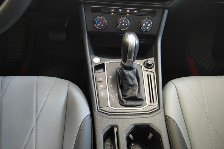 Volkswagen Lavida 2023 car image #14