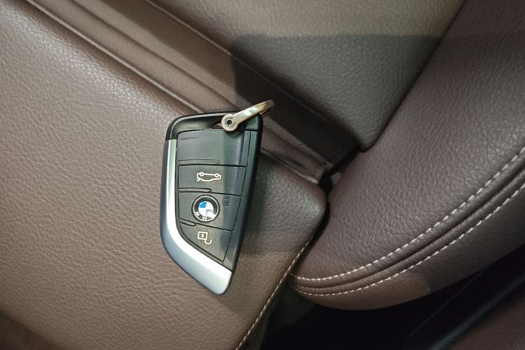 BMW X1 2022 car image #9