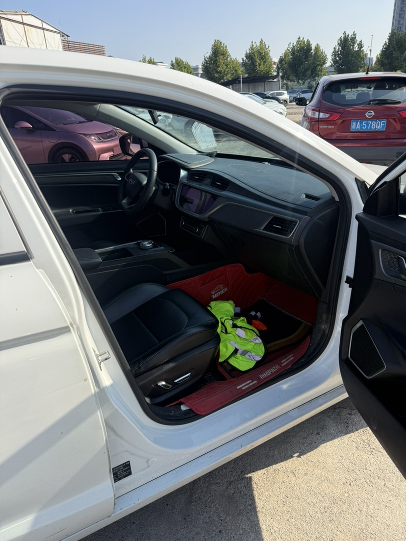 GEELY Emgrand New Energy 2021 #8 GEELY Emgrand New Energy 2021 صورة سيارة #8