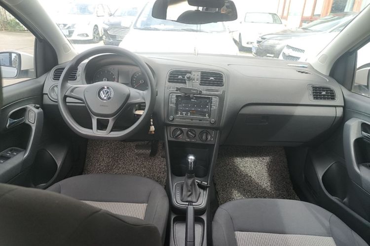 Volkswagen Polo 2018 car image #10