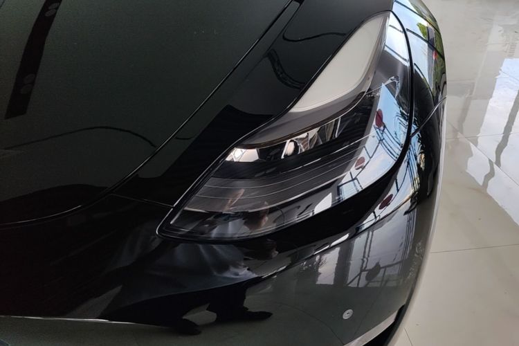 Tesla Model Y 2022 car image #23