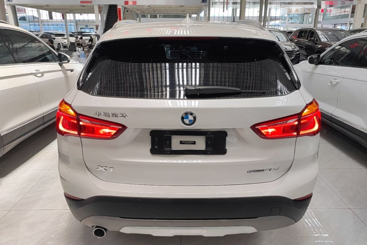 BMW X1 2019 #6 BMW X1 2019 car image #6
