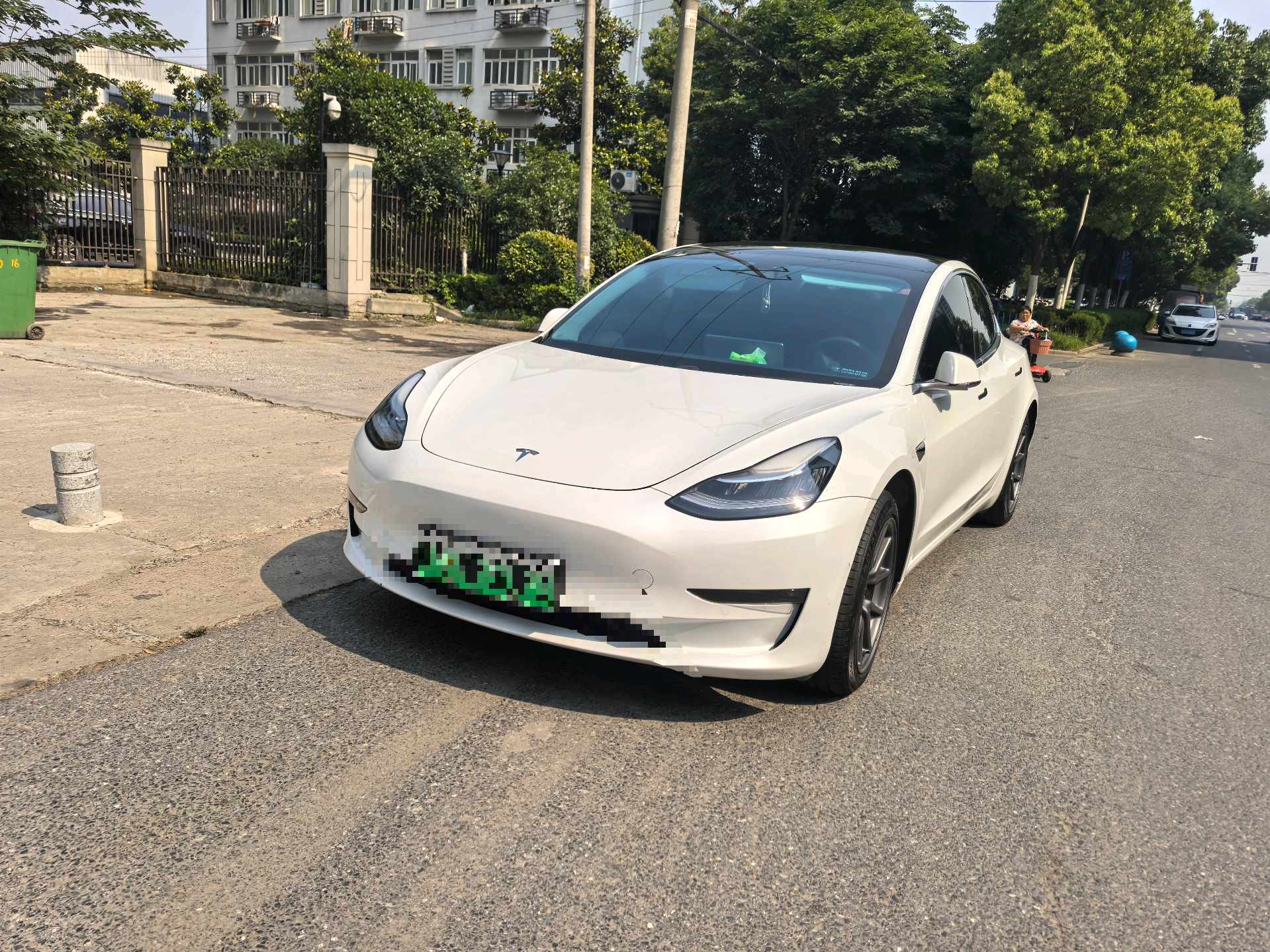 Tesla Model 3 2020 immagine di auto 
