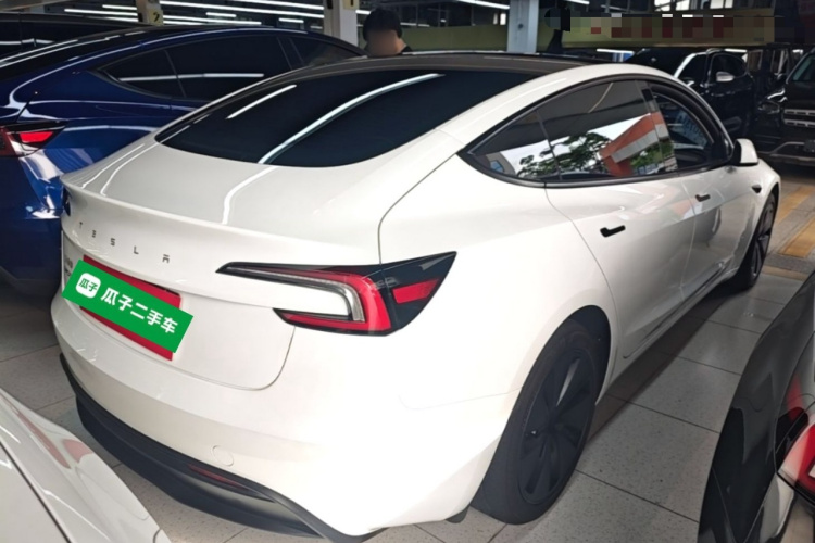 Tesla Model 3 2024 car image #7