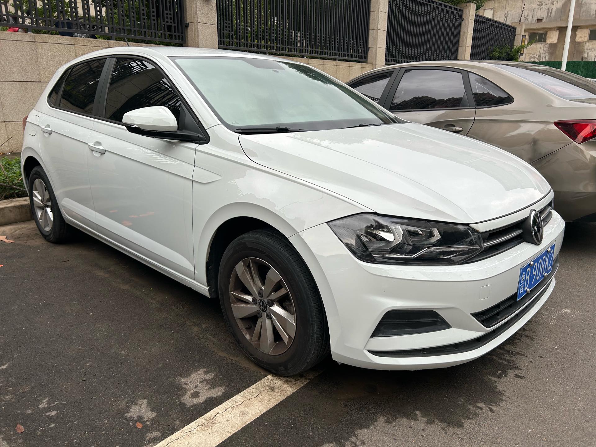 Volkswagen Polo 2023 car image #2