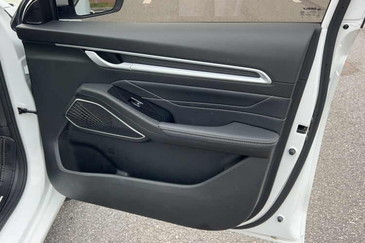 GEELY Emgrand 2024 #30 GEELY Emgrand 2024 car image #30