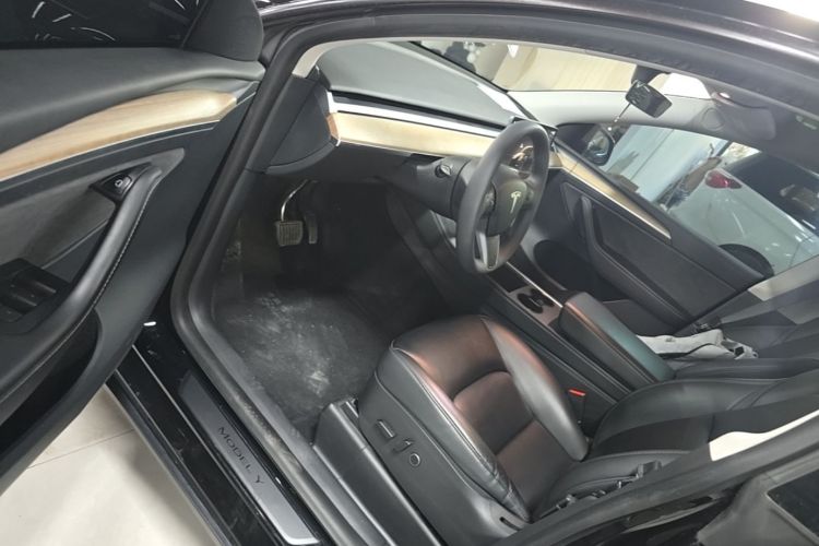 Tesla Model Y 2022 #16 Tesla Model Y 2022 car image #16