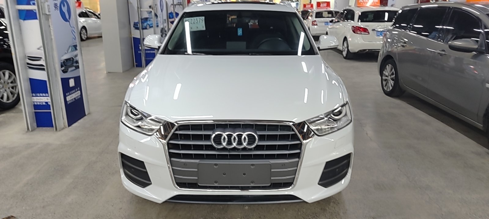 Audi Q3 2016 car image #2