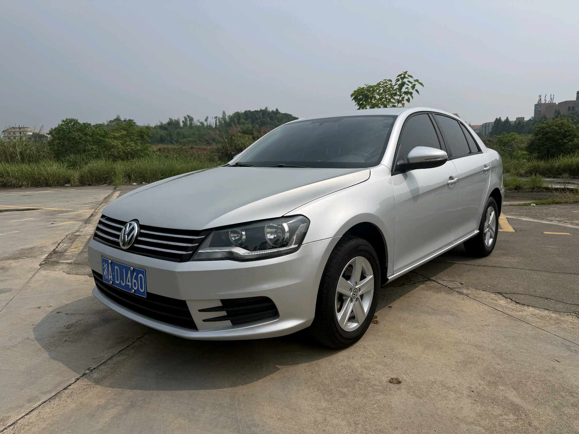 Volkswagen Bora 2014 car image 