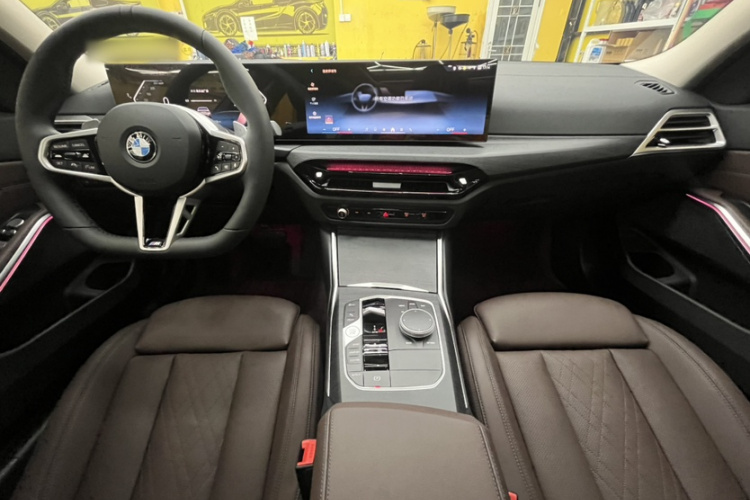 BMW 3 Series 2026 car image #22