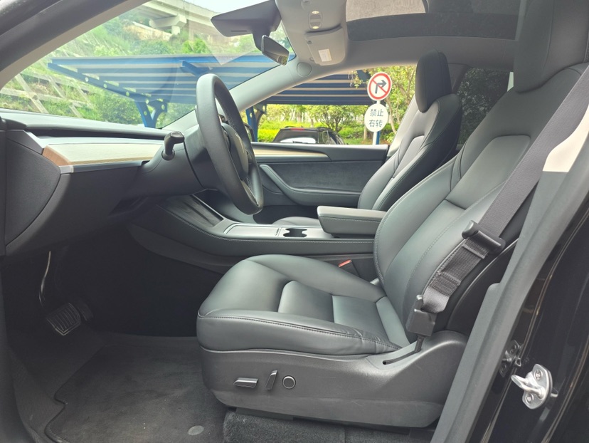 Tesla Model Y 2022 #14 Tesla Model Y 2022 car image #14