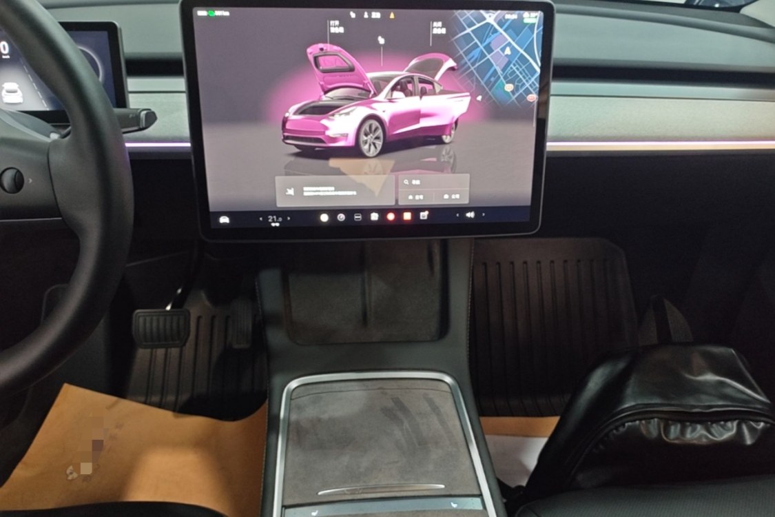 Tesla Model Y 2024 #19 Tesla Model Y 2024 car image #19