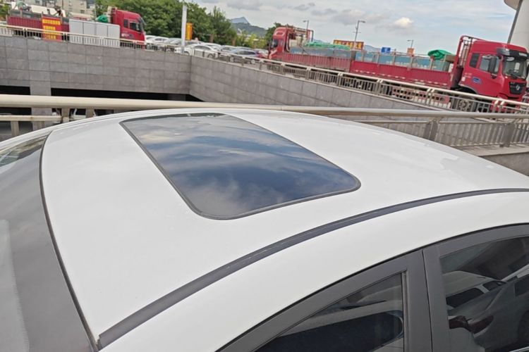 GEELY Emgrand 2021 #25 GEELY Emgrand 2021 car image #25