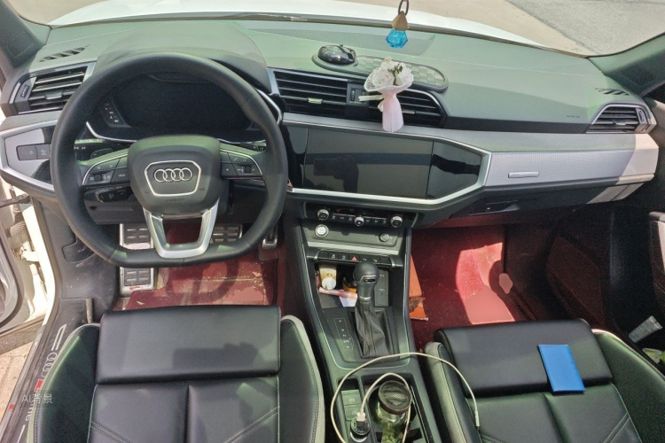Audi Q3 2024 car image #11