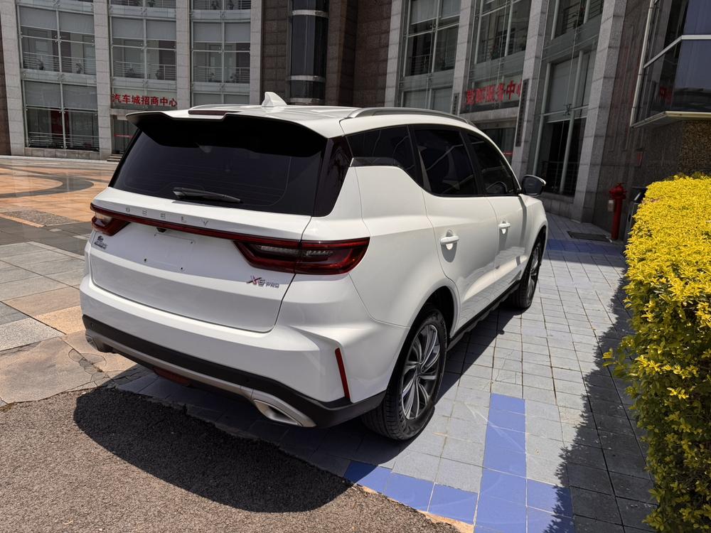 GEELY Vision X6 2023 car image #5
