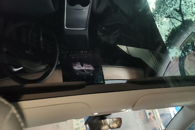 Tesla Model 3 2022 car image #18