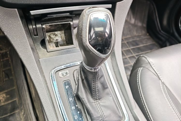 GEELY Emgrand 2017 #14 GEELY Emgrand 2017 car image #14