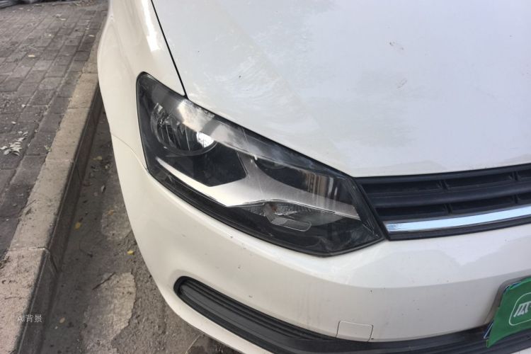 Volkswagen Polo 2016 car image #8