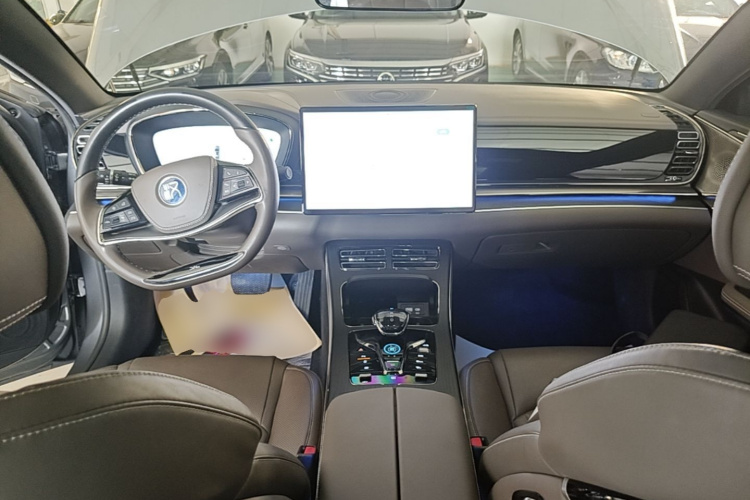 BYD Han 2023 car image #10