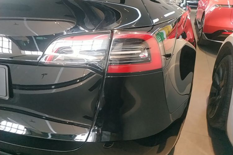 Tesla Model Y 2023 #8 Tesla Model Y 2023 car image #8