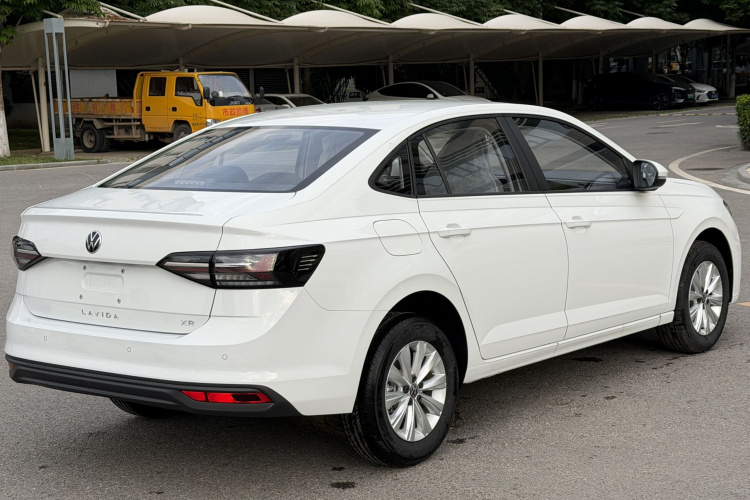 Volkswagen Lavida 2026 car image #5