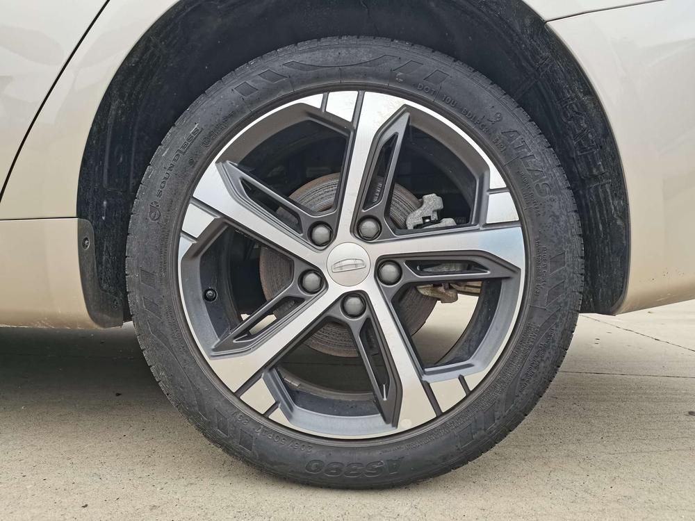 GEELY Emgrand L 2022 car image #9