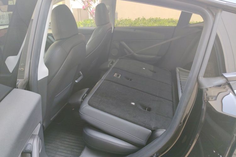 Tesla Model Y 2023 #10 Tesla Model Y 2023 car image #10