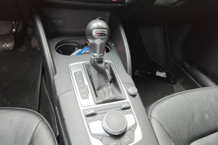 Audi A3 2019 car image #14